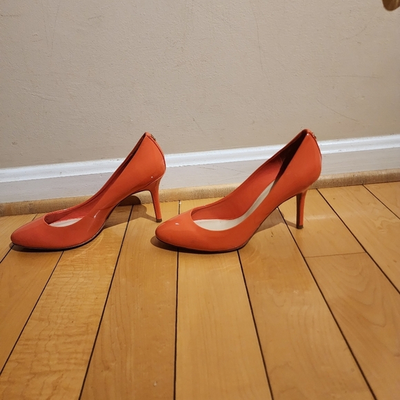 COACH Nala Coral Pumps - Picture 2 of 12